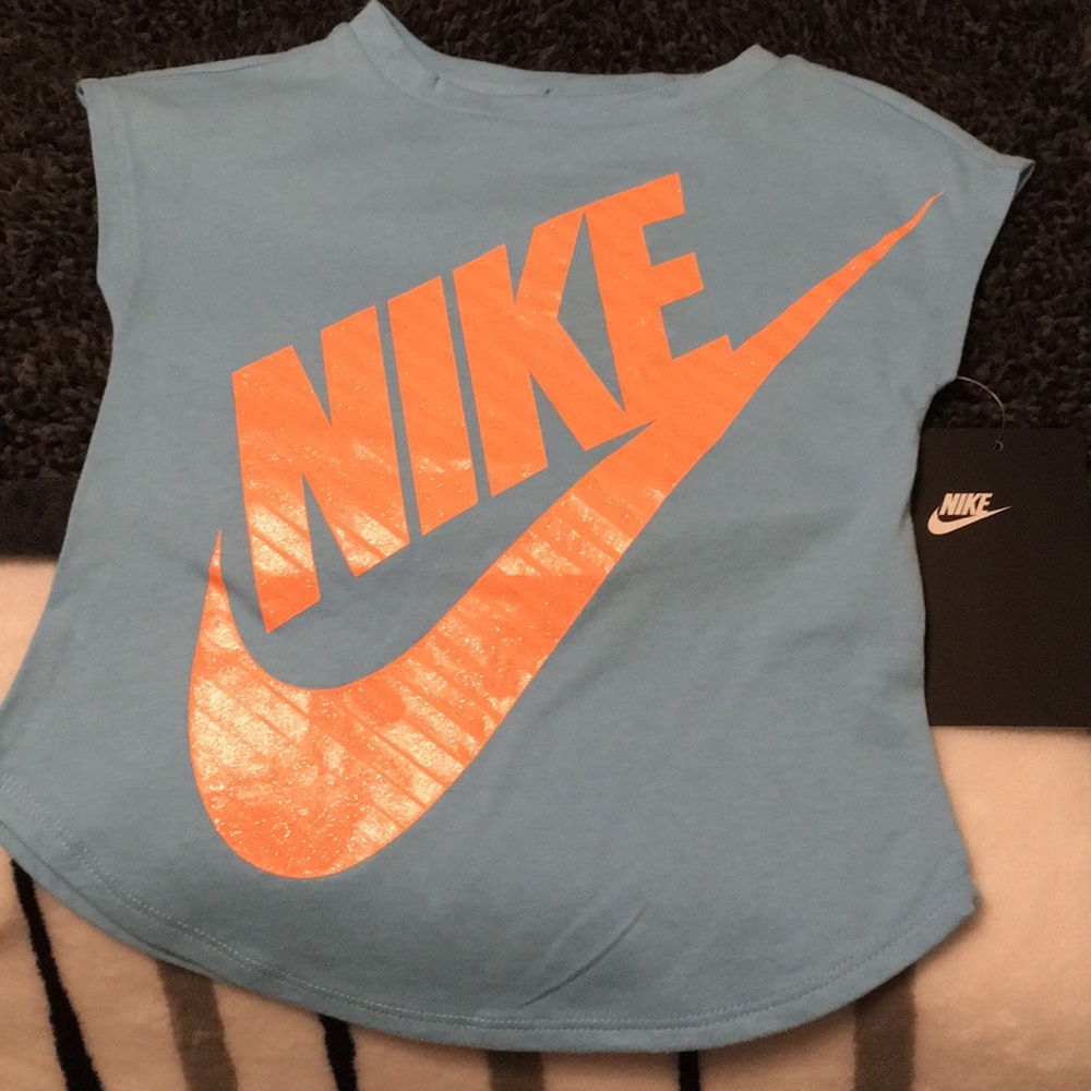 NWT girls Nike top
